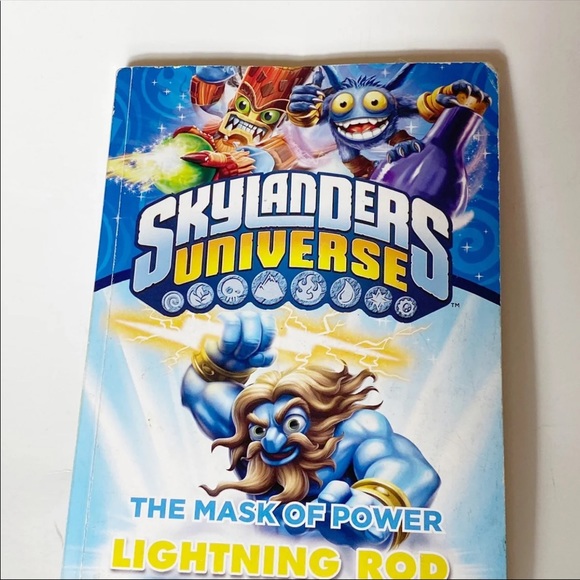Skylanders Universe | Paper Back Book - Picture 3 of 7